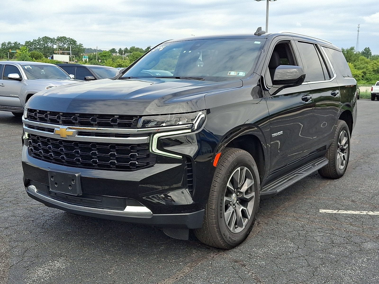 Certified 2021 Chevrolet Tahoe LS AWD/4WD image 3