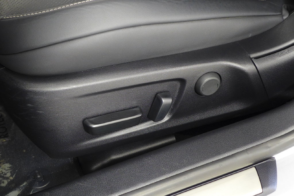 Used 2025 Lexus IS 350 F Sport w/ Navigation Package RWD image 23