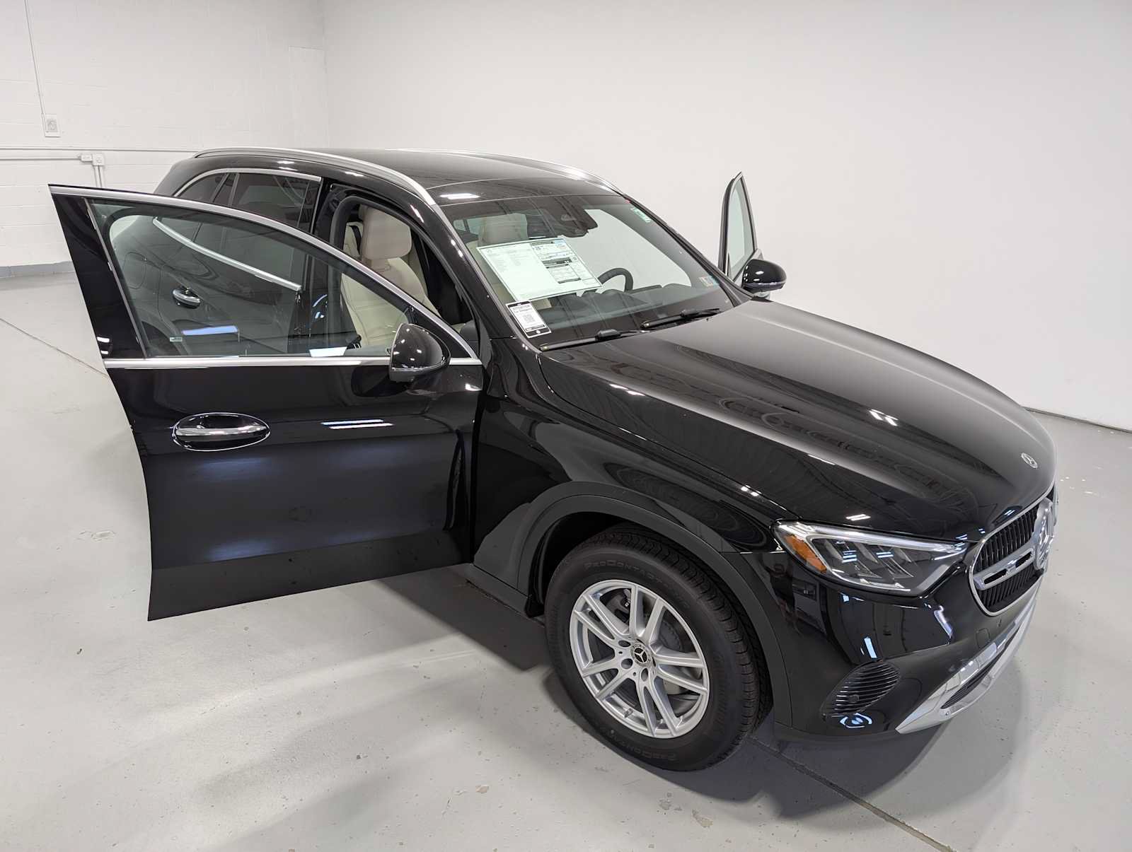 New 2026 Mercedes-Benz GLC 300 4MATIC image 14