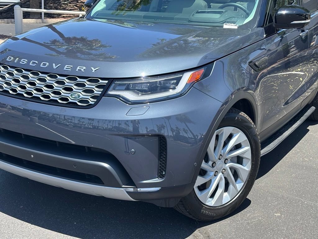 Used 2025 Land Rover Discovery S AWD/4WD image 2