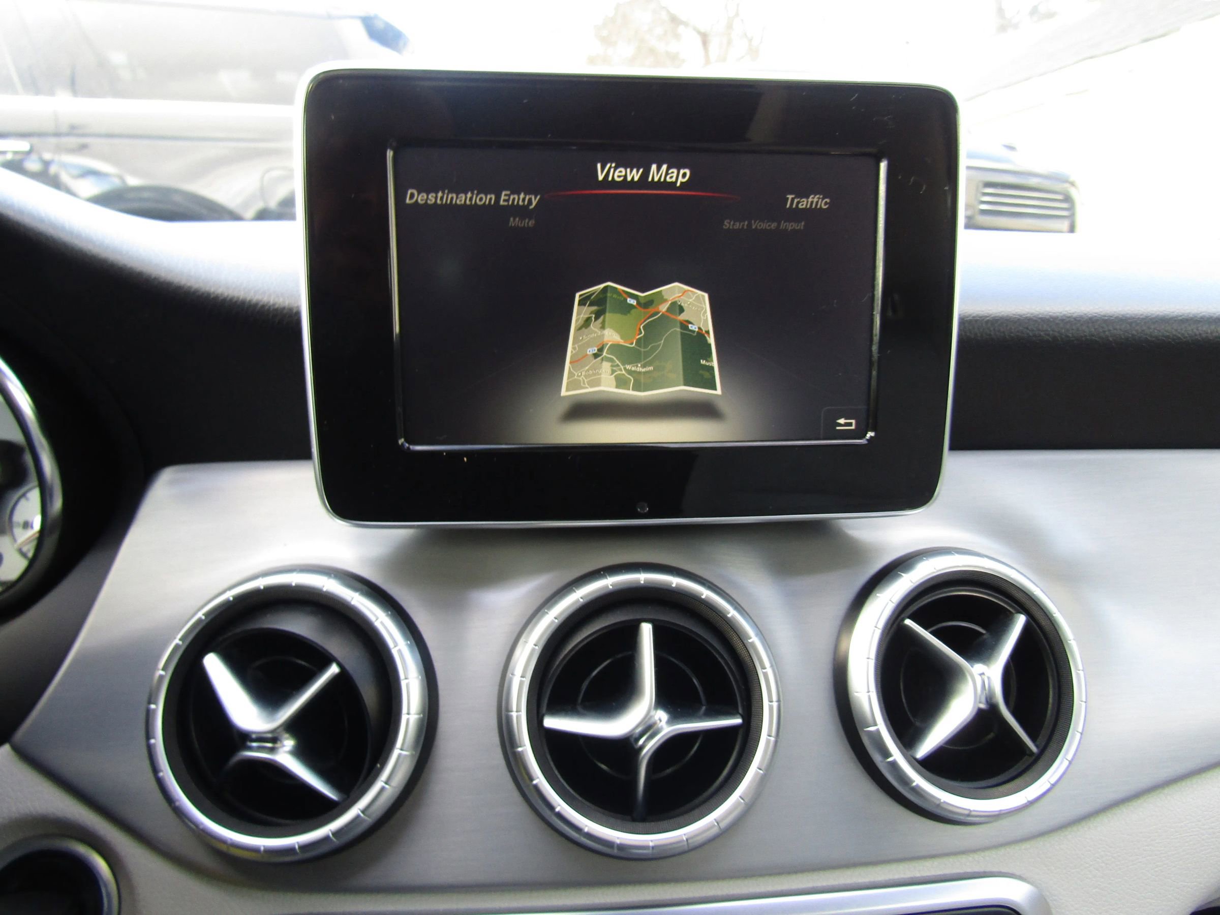 Used 2015 Mercedes-Benz CLA 250 image 20