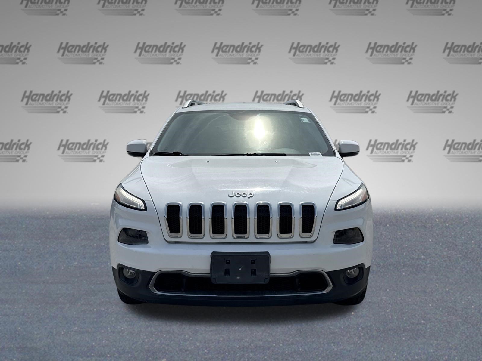 Used 2017 Jeep Cherokee Limited image 3