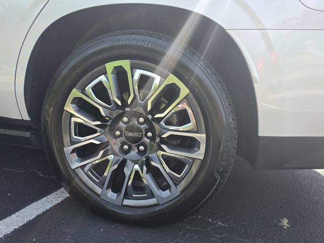 Used 2023 GMC Yukon Denali Ultimate AWD/4WD image 11
