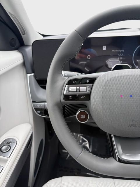 Used 2026 Hyundai Ioniq 5 Limited AWD/4WD image 32