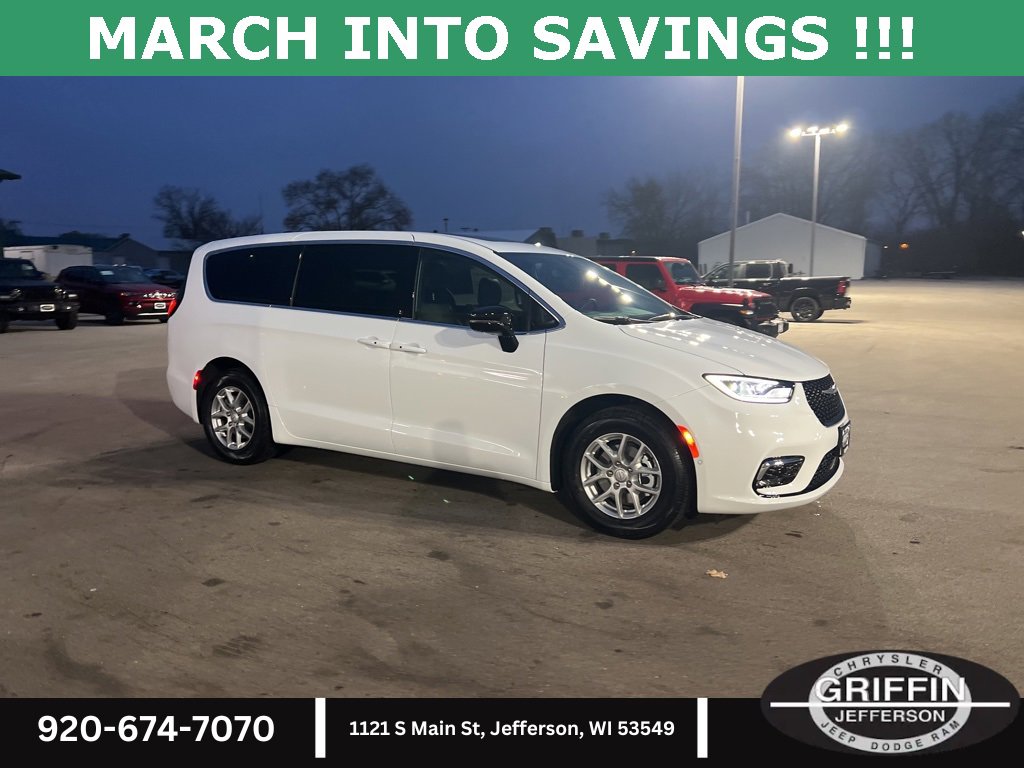 New 2026 Chrysler Pacifica Select image 6