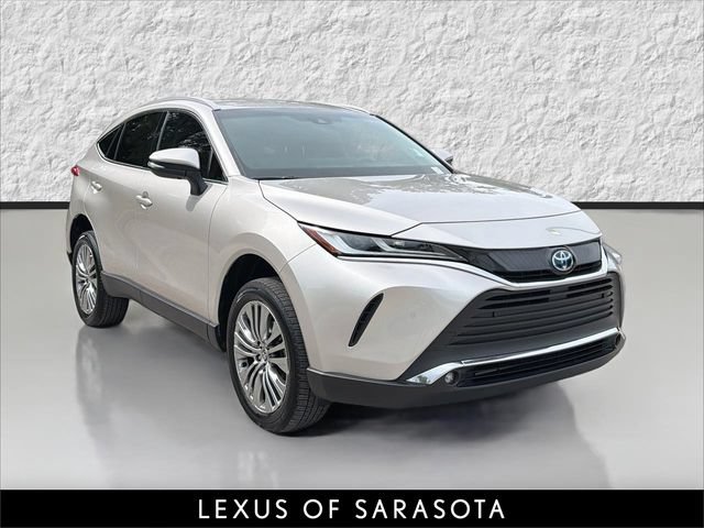 Used 2024 Toyota Venza XLE AWD/4WD image 1