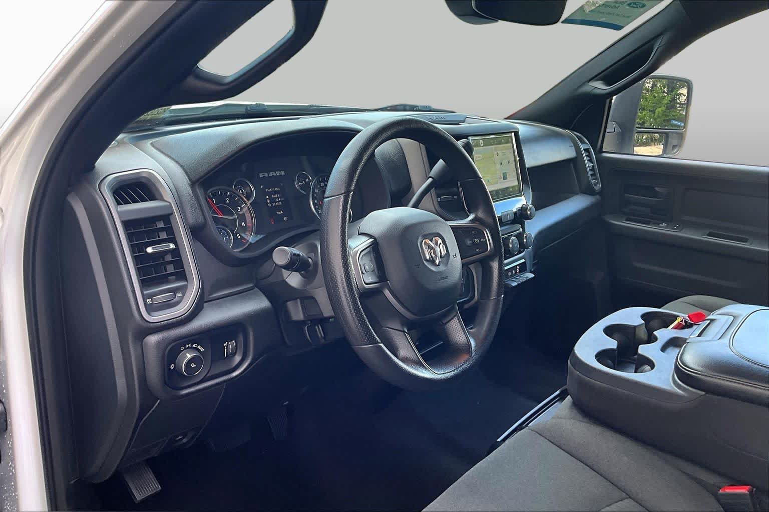 Used 2024 RAM 2500 Tradesman w/ Chrome Appearance Group AWD/4WD image 17