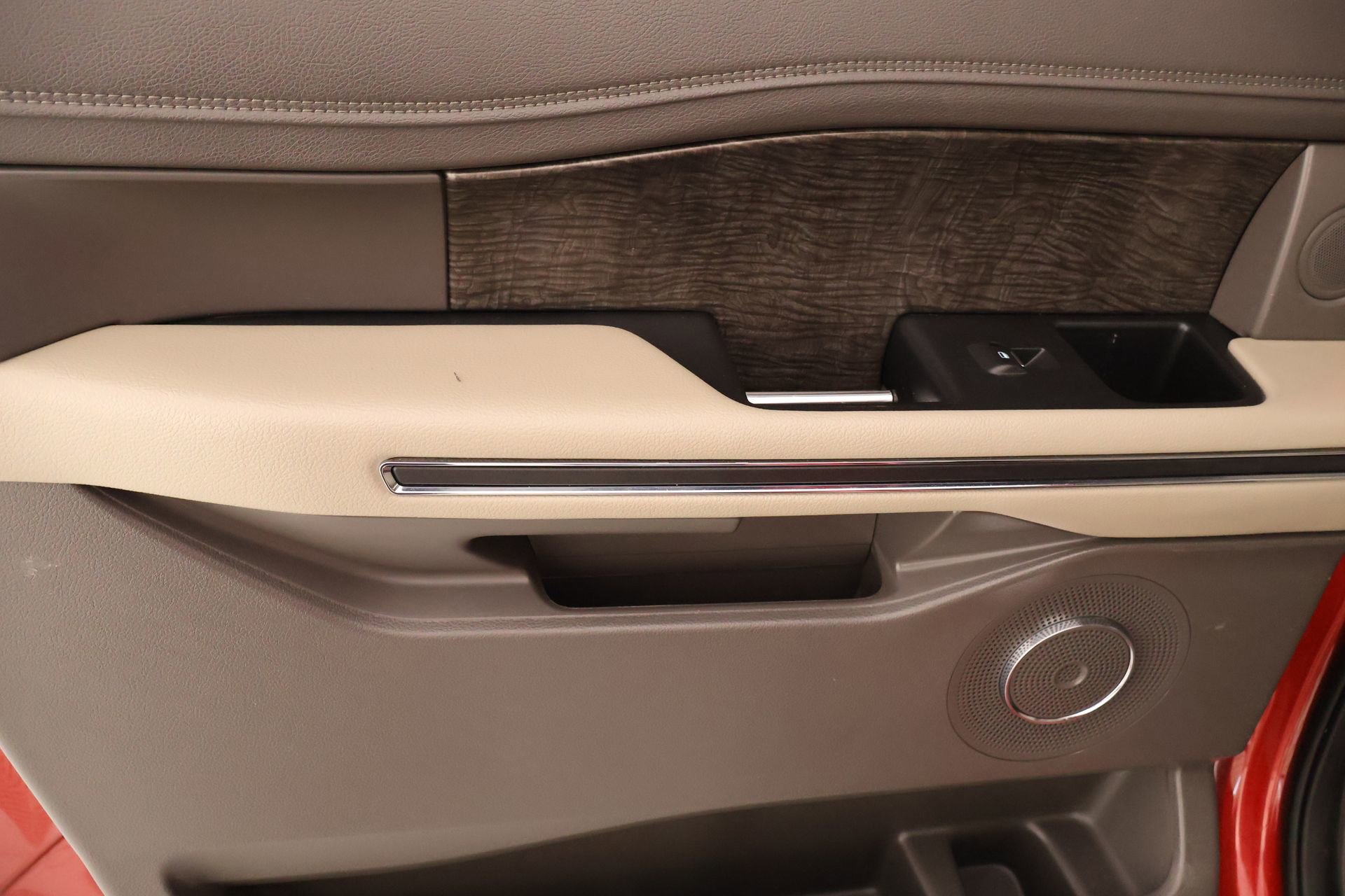 Used 2021 Ford Expedition Max Limited image 19