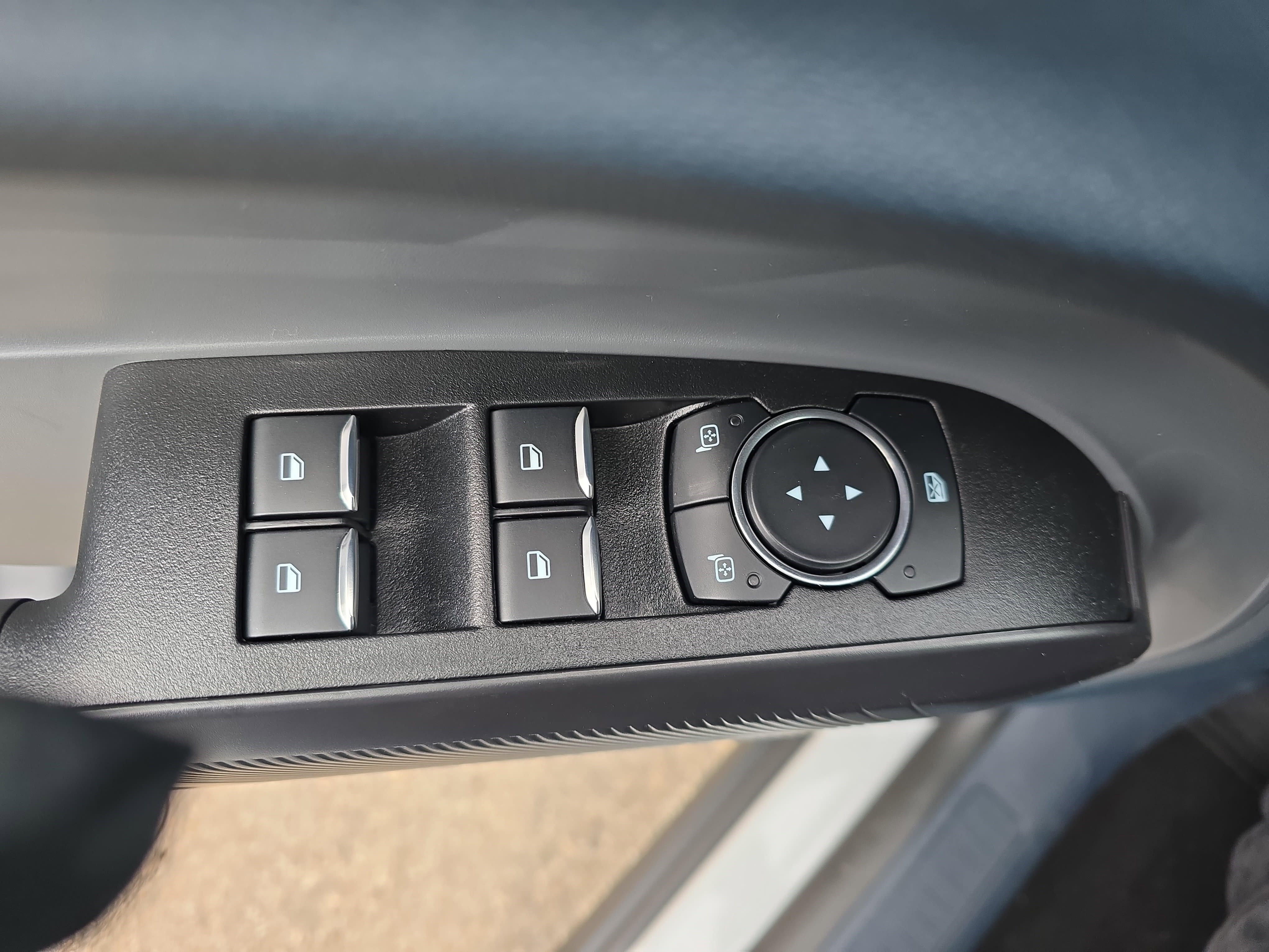 New 2025 Ford Maverick XL w/ Equipment Group 102A image 30