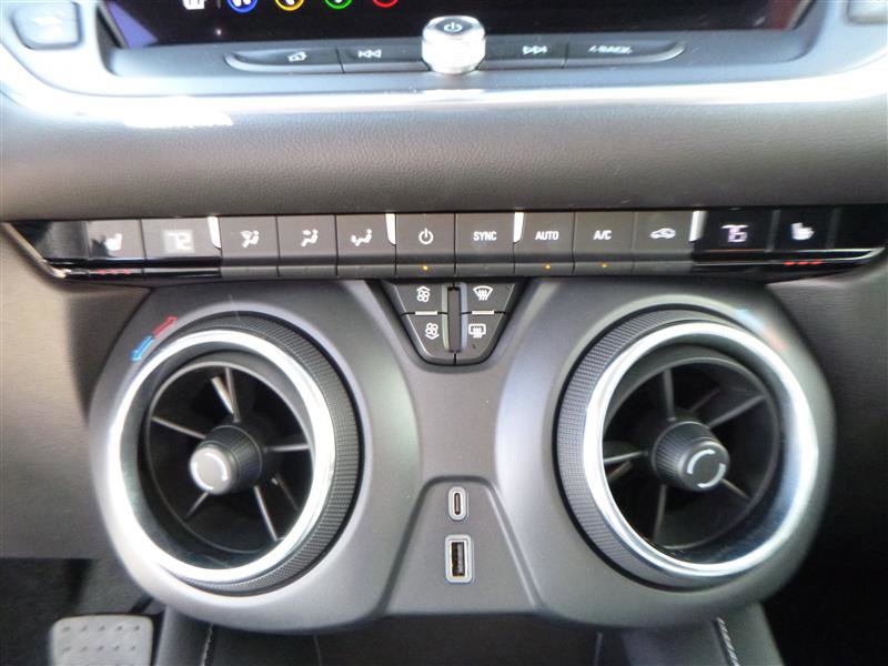 Used 2025 Chevrolet Blazer LT FWD image 15