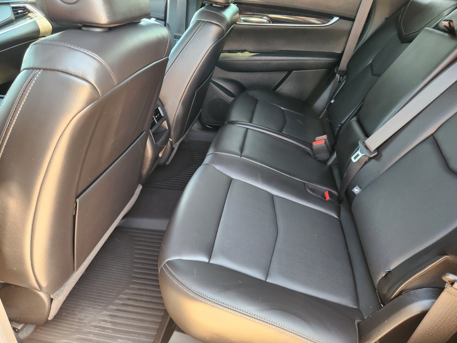 Used 2022 Cadillac XT5 Premium Luxury w/ LPO, Floor Liner Package AWD/4WD image 30