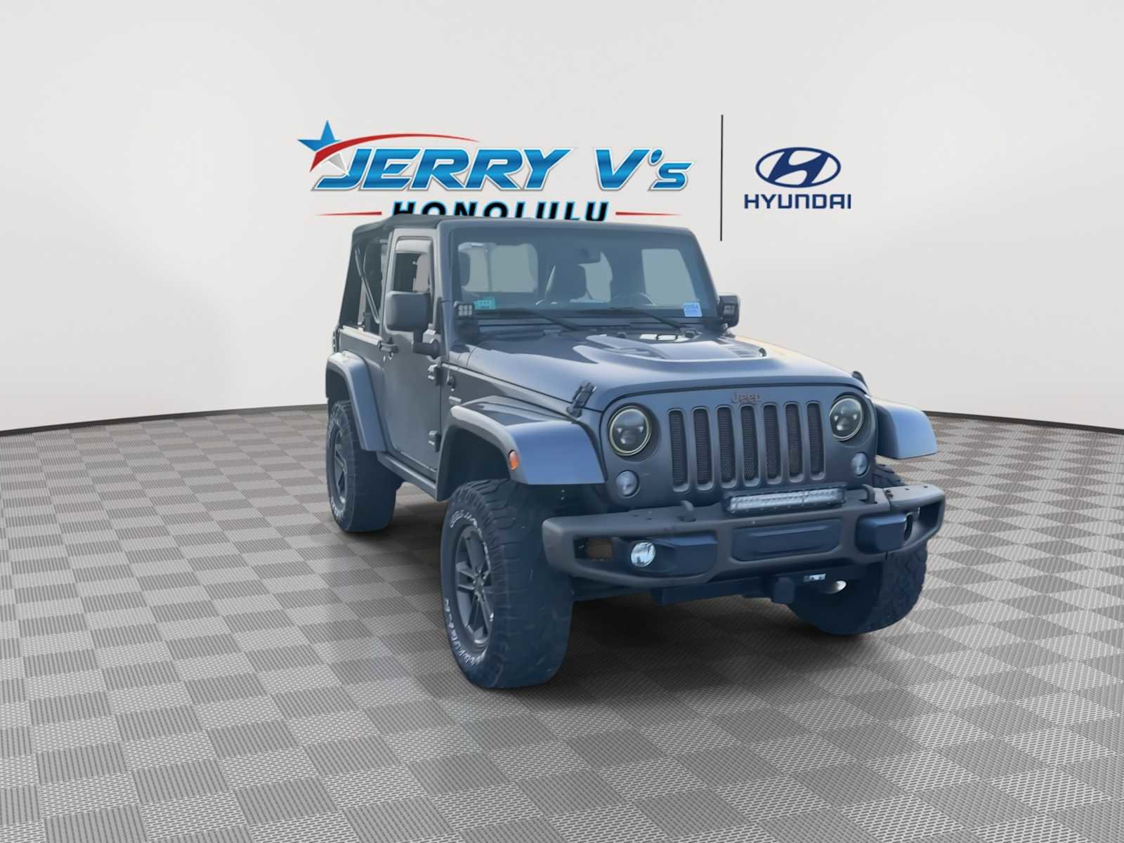 Used 2016 Jeep Wrangler Sahara image 2