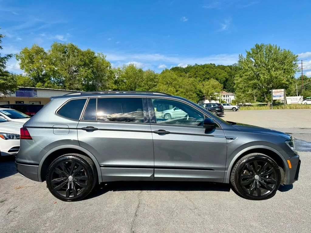 Used 2020 Volkswagen Tiguan SEL AWD/4WD image 9