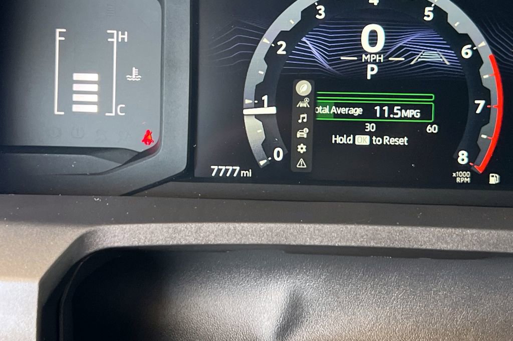 Certified 2025 Toyota Tacoma SR5 AWD/4WD image 30