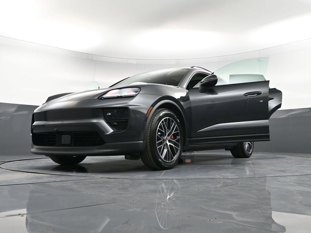New 2026 Porsche Macan 4S Electric AWD/4WD image 39