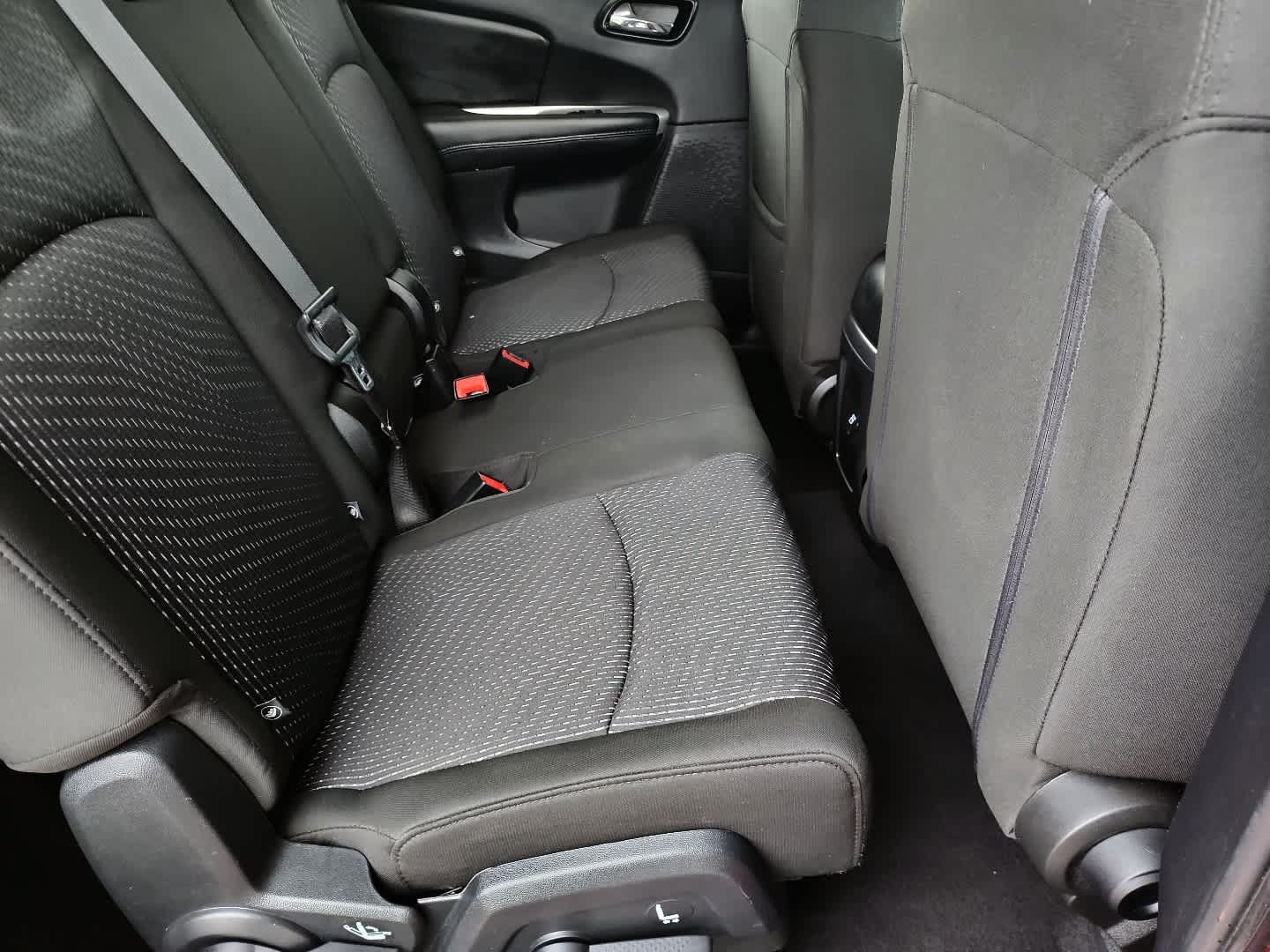 Used 2020 Dodge Journey SE FWD image 25