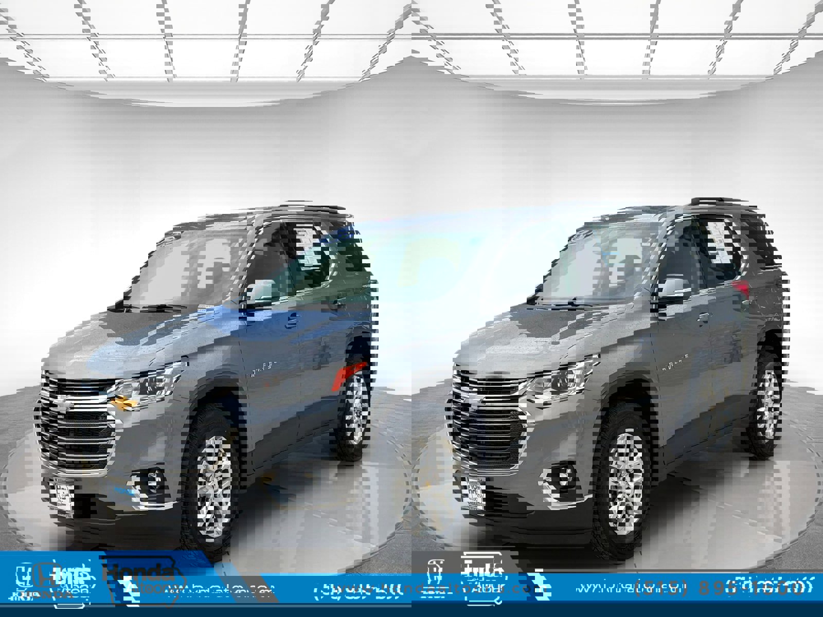 Used 2020 Chevrolet Traverse LT w/ Driver Confidence II Package image 1
