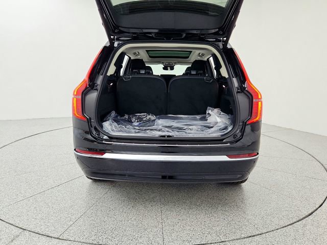 New 2026 Volvo XC90 B6 Plus w/ Protection Package Premier image 19