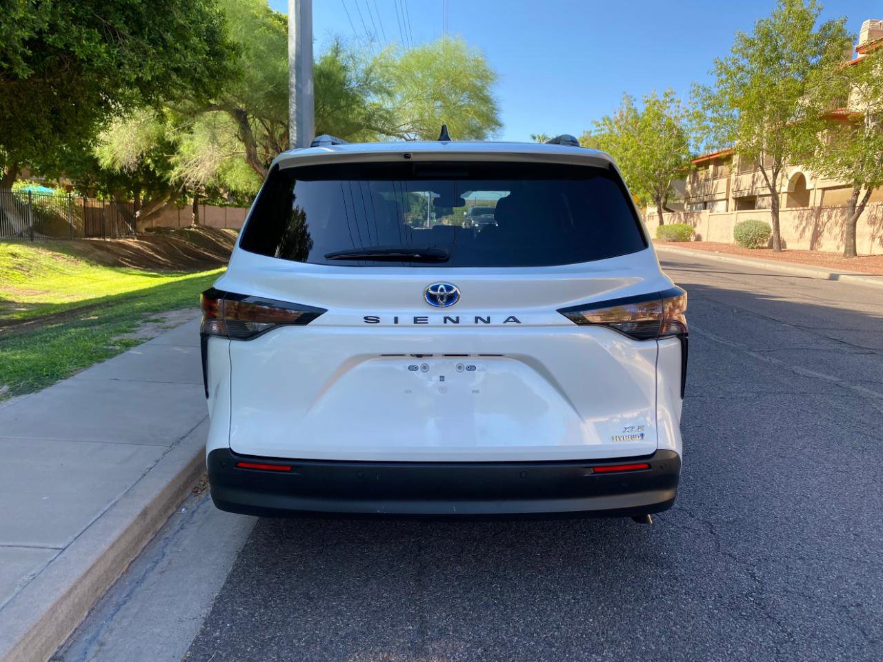 Used 2023 Toyota Sienna XLE FWD image 6
