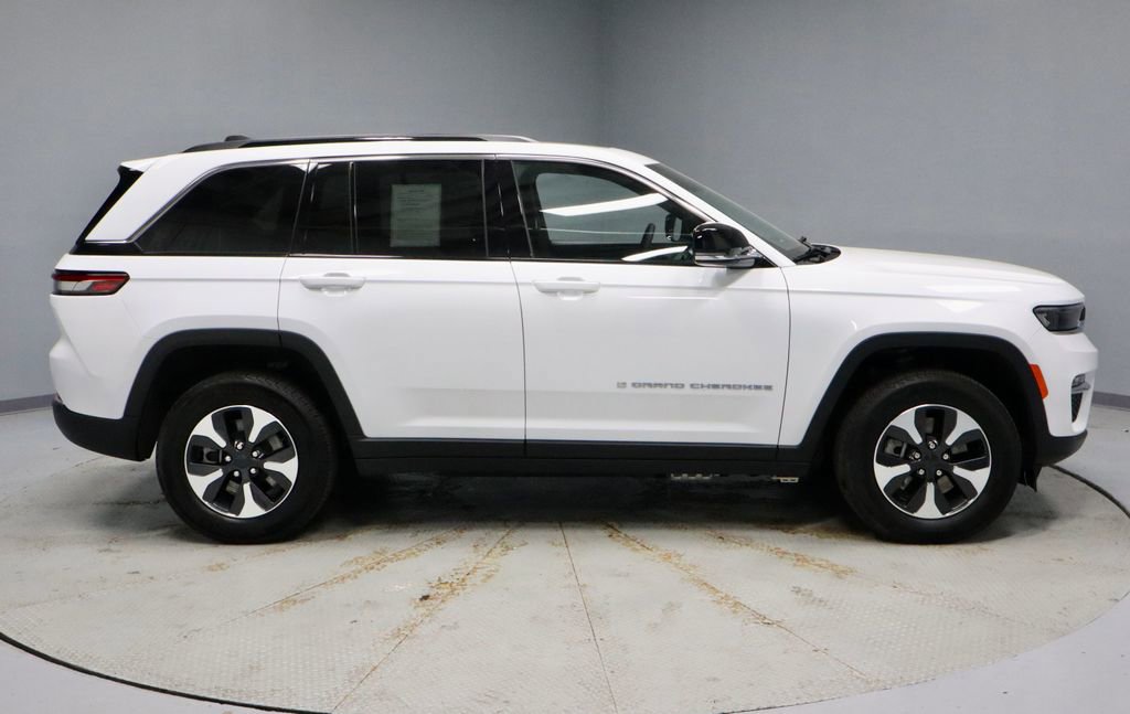 Used 2025 Jeep Grand Cherokee Limited 4xe image 7