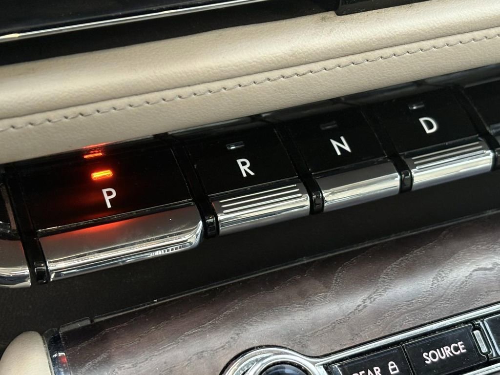 Used 2022 Lincoln Aviator Reserve w/ Equipment Group 201A image 25