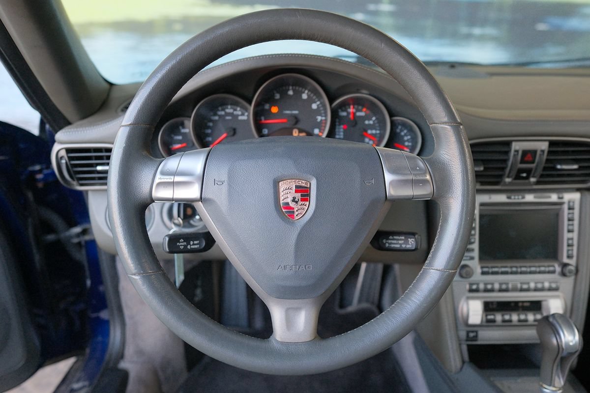 Used 2006 Porsche 911 Carrera RWD image 14