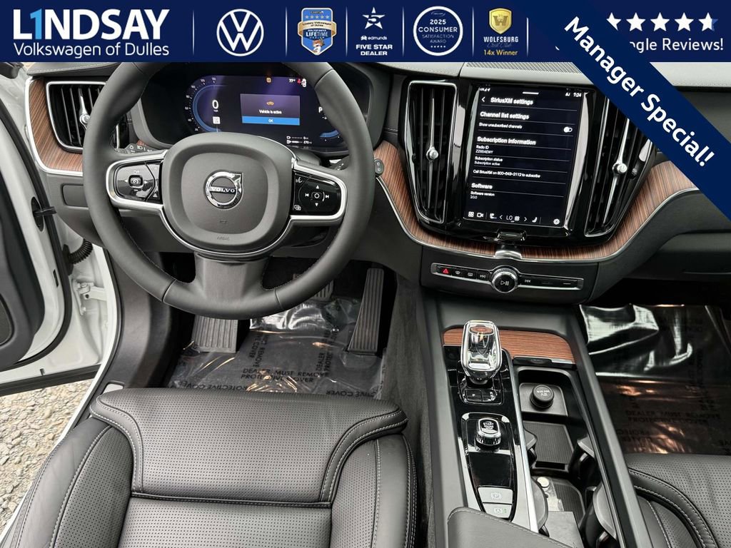 Used 2023 Volvo XC60 T8 Ultimate image 9