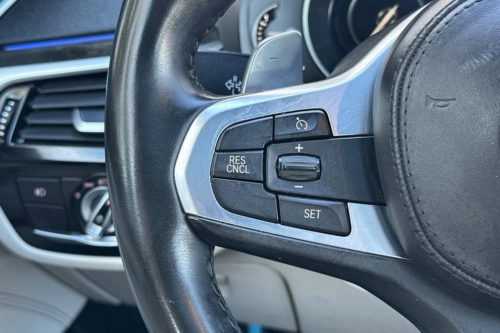 Used 2019 BMW 530e w/ M Sport Package image 26