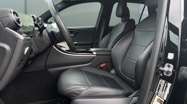 Used 2024 Mercedes-Benz GLC 300 image 19