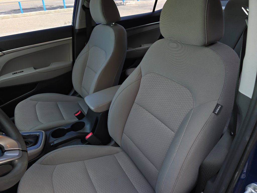 Used 2019 Hyundai Elantra SE image 18