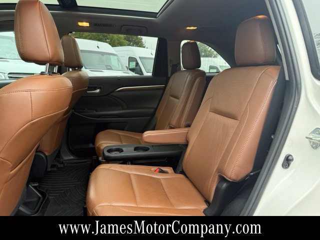 Used 2019 Toyota Highlander Limited Platinum AWD/4WD image 19