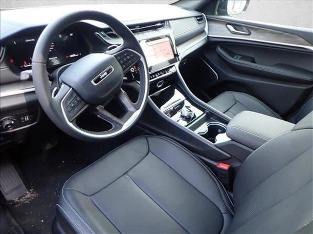 New 2026 Jeep Grand Cherokee Limited Reserve AWD/4WD image 12