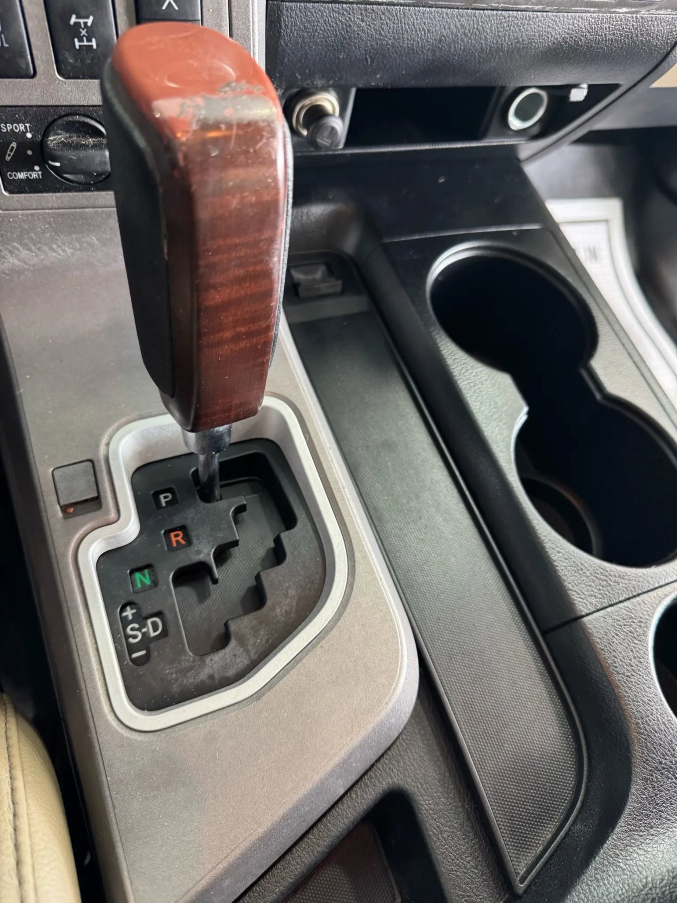 Used 2012 Toyota Sequoia Platinum image 17