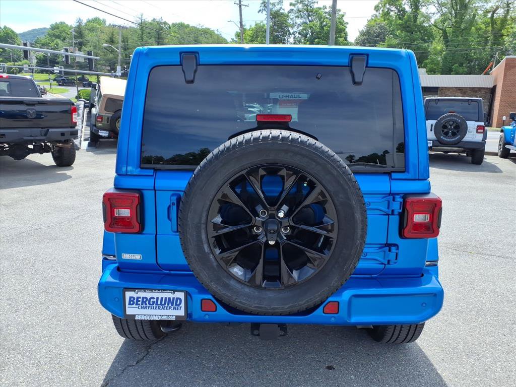 Used 2022 Jeep Wrangler Unlimited Sahara AWD/4WD image 5