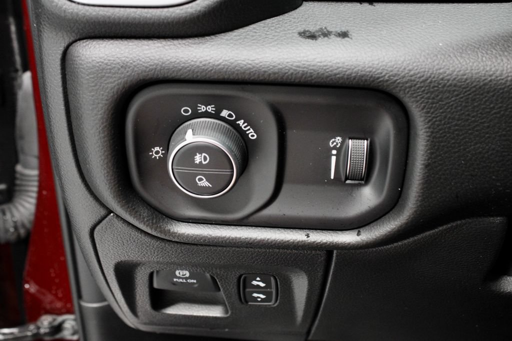 Used 2025 RAM 1500 Big Horn AWD/4WD image 28