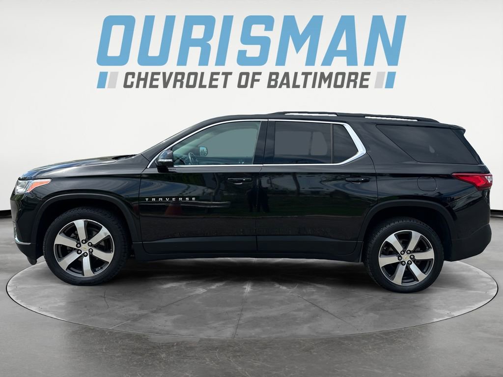 Used 2020 Chevrolet Traverse LT w/ LT Premium Package image 3