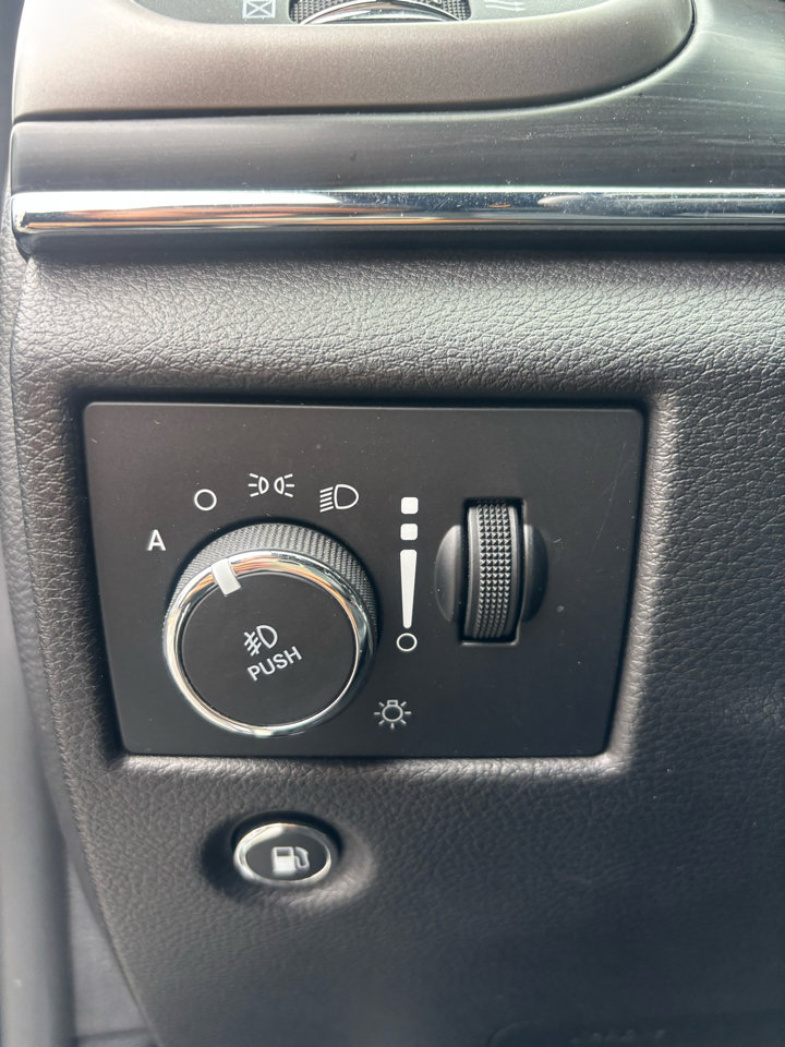 Used 2020 Jeep Grand Cherokee Limited image 6