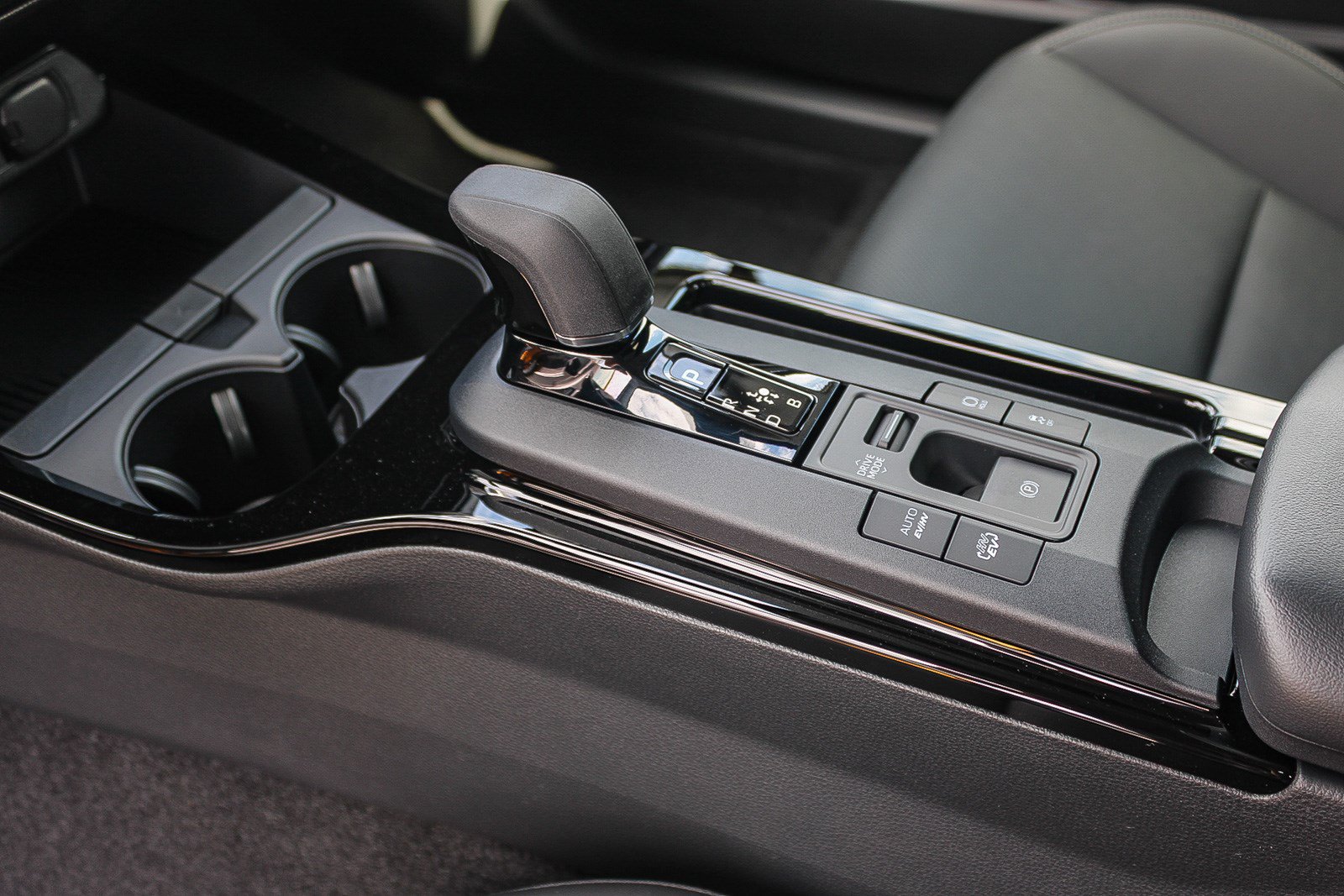 New 2026 Toyota Prius Plug-In Hybrid FWD image 22