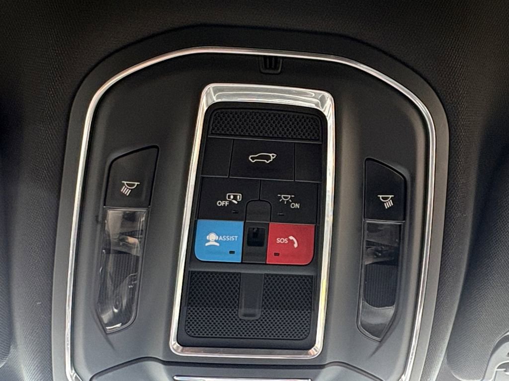 Certified 2024 Jeep Wagoneer L Series III w/ Flexible Seating Group image 26