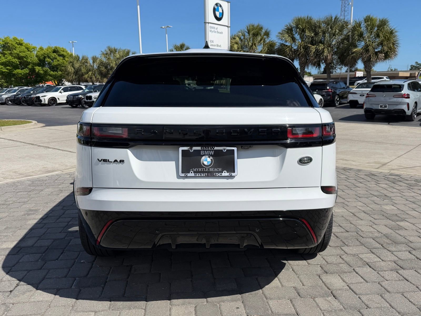 Used 2022 Land Rover Range Rover Velar R-Dynamic S image 10