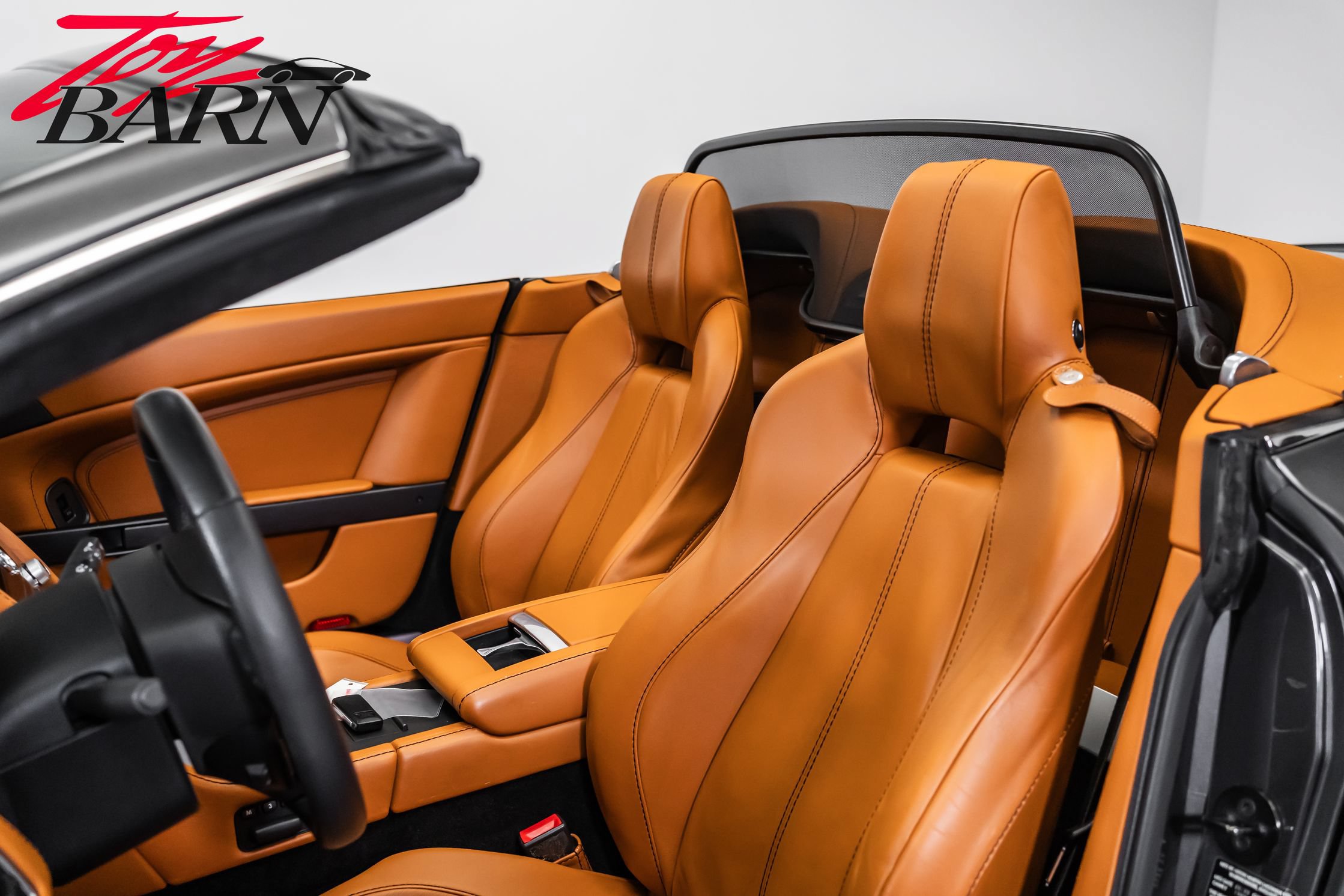Used 2009 Aston Martin V8 Vantage Roadster RWD image 27