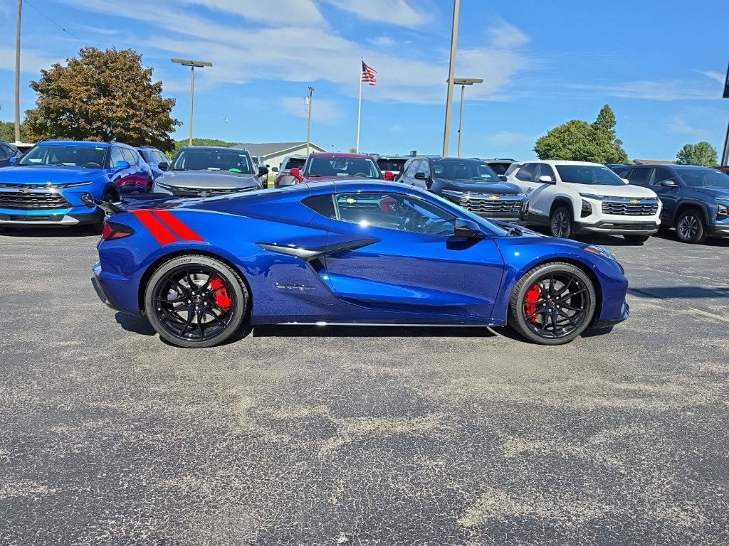 New 2027 Chevrolet Corvette Grand Sport w/ Z52 Sport Performance Package RWD image 9