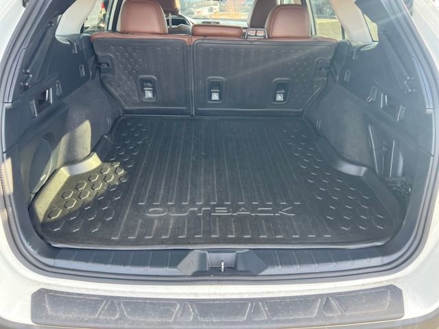 Used 2022 Subaru Outback Touring w/ Popular Package #2 image 21