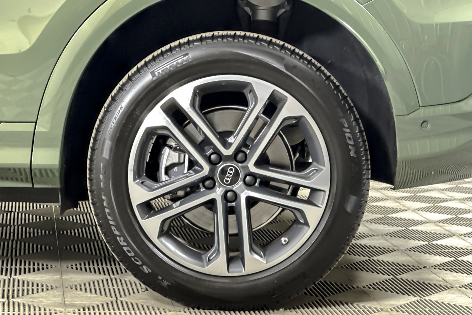 Used 2025 Audi Q5 Premium w/ 19" Wheel Package image 25