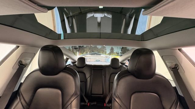 Used 2020 Tesla Model 3 Standard Range Plus RWD image 28