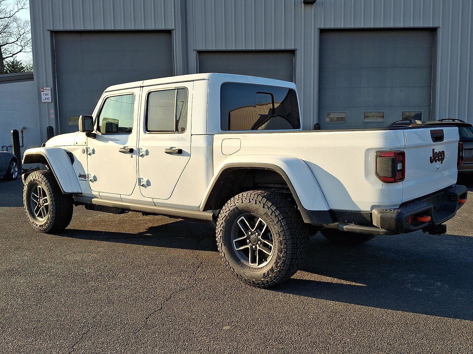 New 2026 Jeep Gladiator Mojave image 4