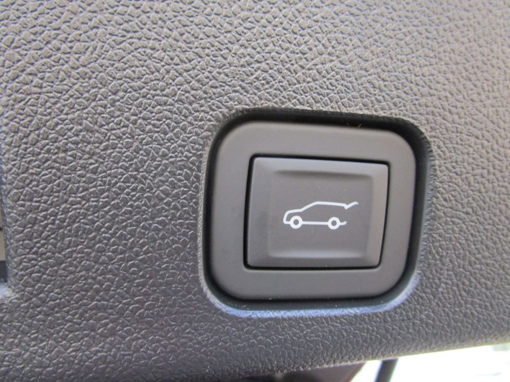 New 2026 Chevrolet Traverse LT w/ Driver Confidence Package image 16