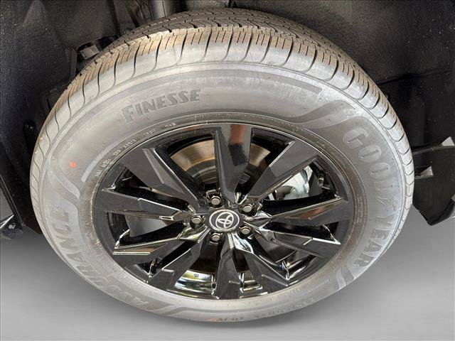 Used 2026 Toyota RAV4 SE AWD/4WD image 19