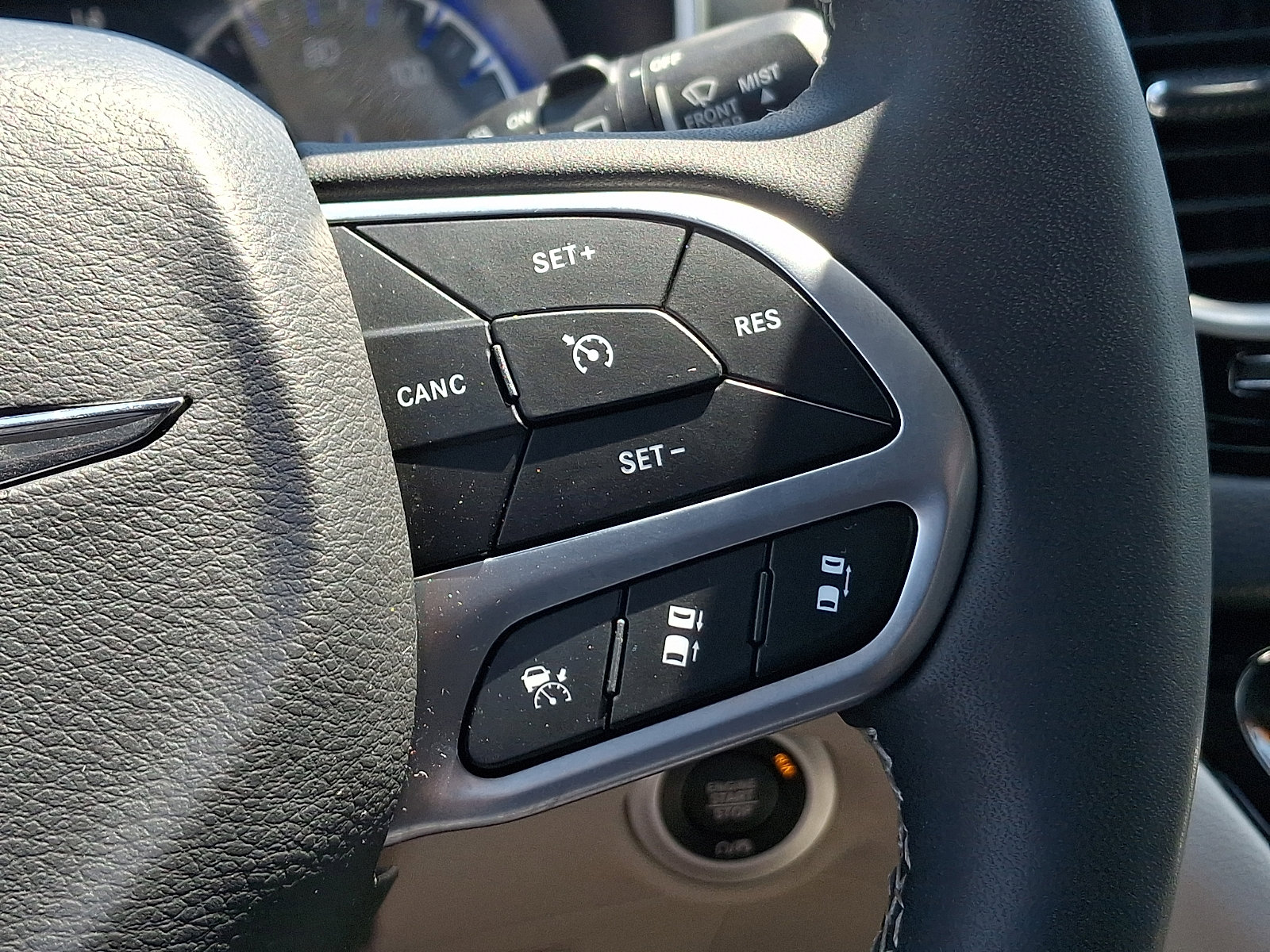 Certified 2023 Chrysler Pacifica Touring-L FWD image 22