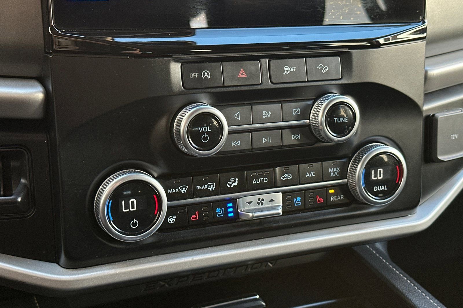 Certified 2024 Ford Expedition Max XLT image 21